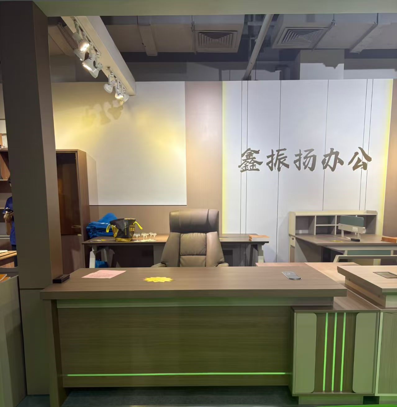 鑫振扬家具工厂